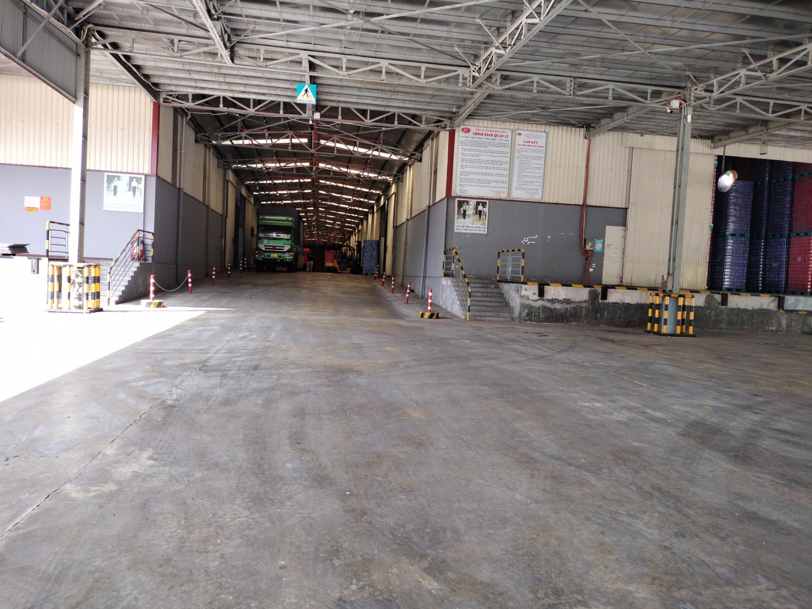 Kho KCN H&ograve;a Kh&aacute;nh